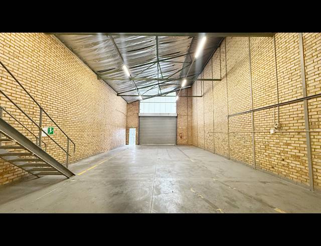215M² WAREHOUSE TO LET IN WADEVILLE